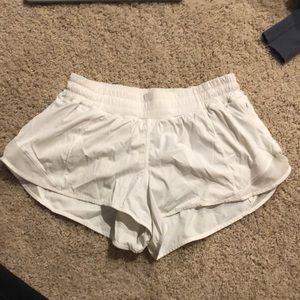 Lululemon Hot hotty Short 2.5”
